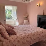 Stunning Victorian Charm לינה וארוחת בוקר *
