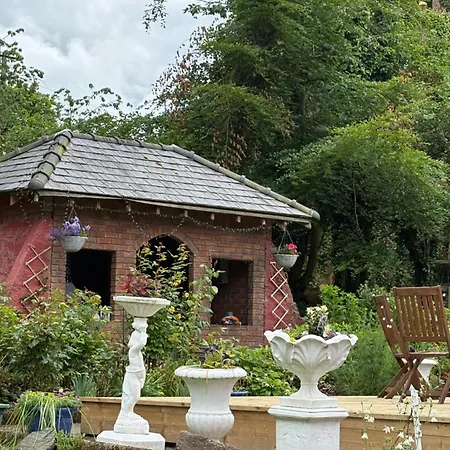 Stunning Victorian Charm * Келс