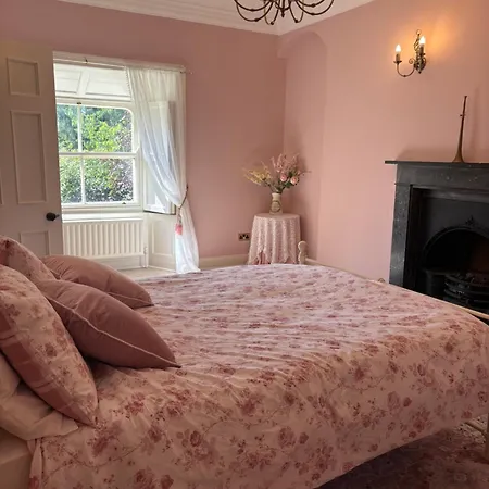 Stunning Victorian Charm Bed and Breakfast *